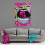 CAUTION LIPS - Mockup mit Hintergrund - Hustling Sharks