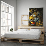 Goldener Tiger - Mockup mit Hintergrund - Hustling Sharks