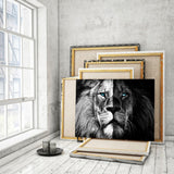 Lion b/w - Mockup mit Hintergrund 1 - Hustling Sharks