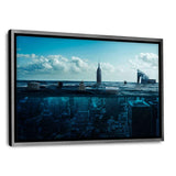 New York Underwater - Leinwandbild mit Schattenfuge "silber" - Hustling Sharks
