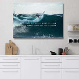 LERNE ZU SURFEN - Mockup mit Hintergrund 2 - Hustling Sharks