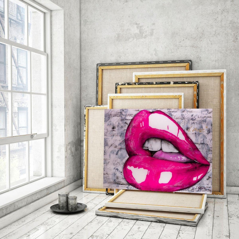 HOT PINK LIPS - Mockup mit Hintergrund - Hustling Sharks