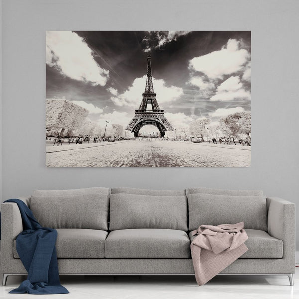 Leinwandbild mit Hintergrund 1 - Paris Winter White - Eiffel Tower - Hustling Sharks