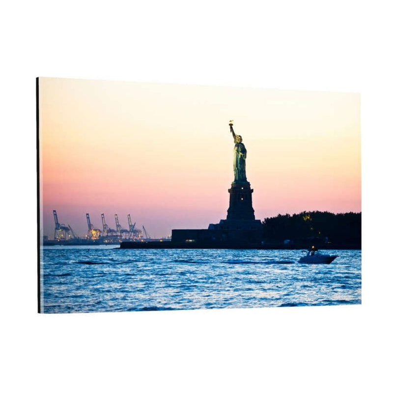 Plexiglasbild - New York City - Statue of Liberty - Hustling Sharks