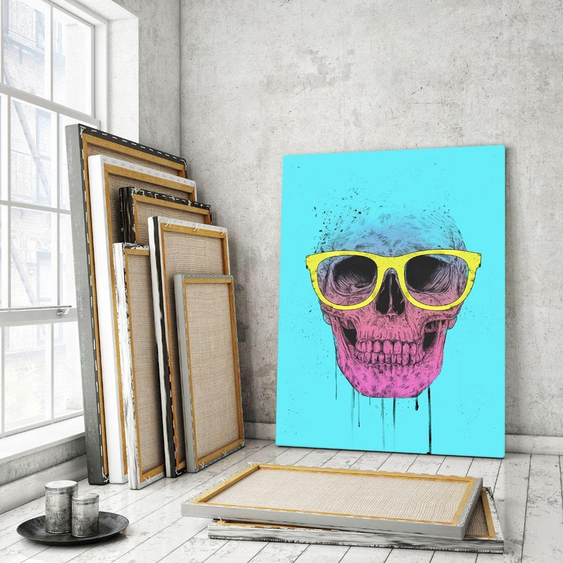 Pop Art Skull With Glasses - Mockup mit Hintergrund - Hustling Sharks