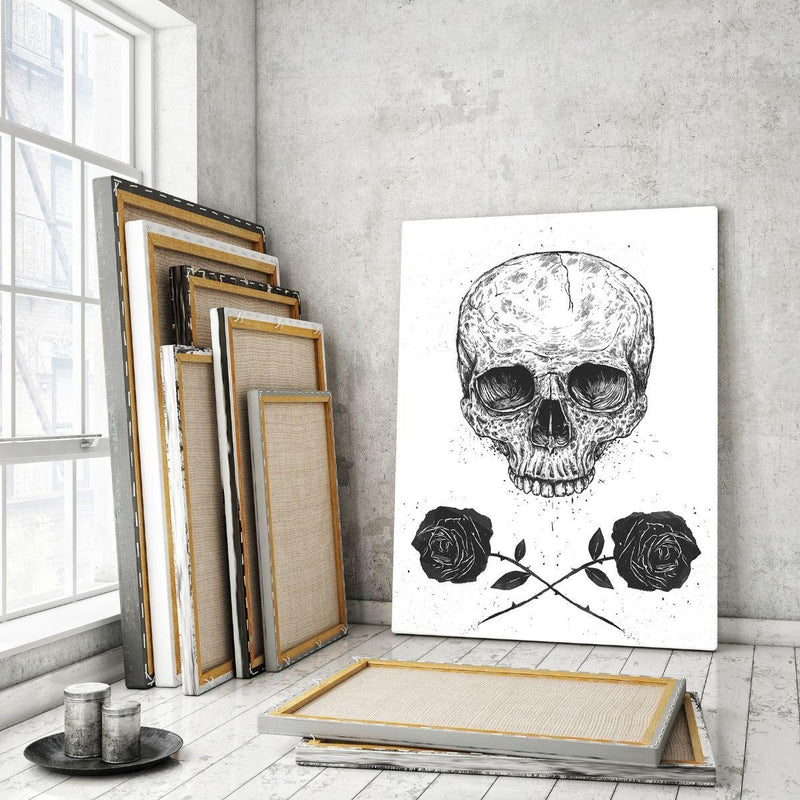 Skull N Roses - Mockup mit Hintergrund - Hustling Sharks